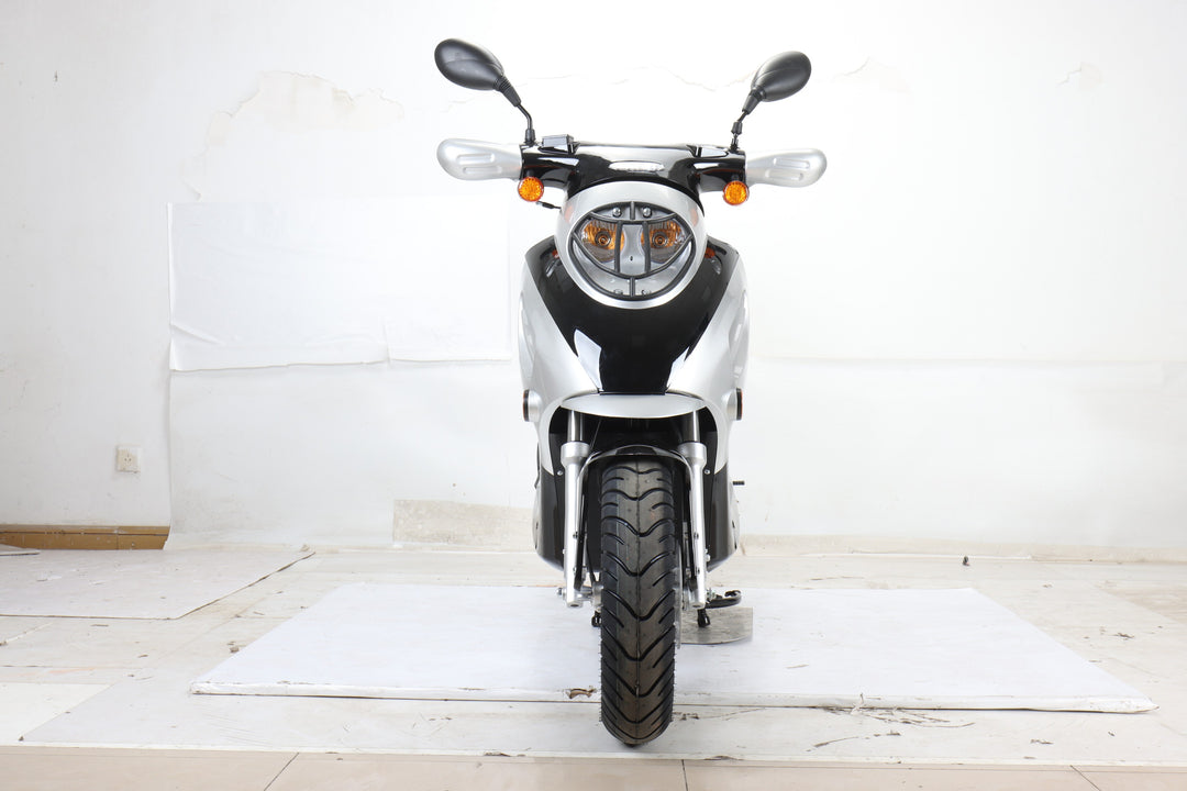 Free Shipping! X-PRO Oahu 50cc Moped Scooter with 10in Aluminum Wheels, Rear Trunk! Electric/Kick Start! Large Headlight!
