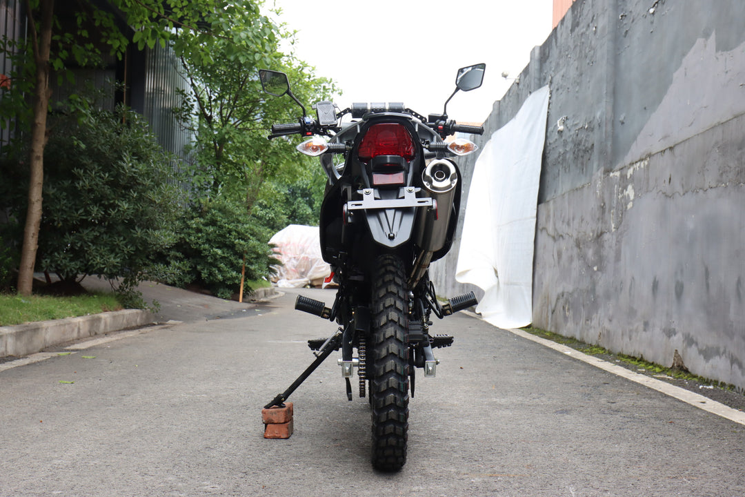 Free Shipping! X-PRO Hawk DLX 250 EFI Fuel Injection Motorcycle with 5-speed Manual Transmission and Electric/kick Start! Big 21in/18in Wheels! DOT Approved Street Legal!