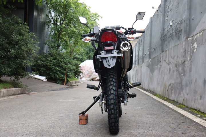Free Shipping! X-PRO Hawk DLX 250 EFI Fuel Injection Motorcycle with 5-speed Manual Transmission and Electric/kick Start! Big 21in/18in Wheels! DOT Approved Street Legal!